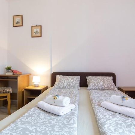 Hotel Pape Punat Exterior foto
